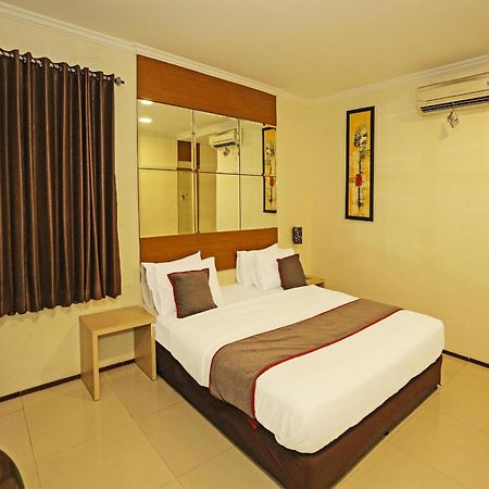 Super Oyo Townhouse Oak Hotel Fiducia Serpong Dış mekan fotoğraf