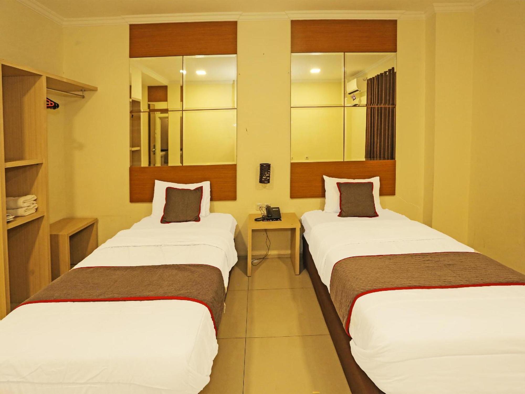 Super Oyo Townhouse Oak Hotel Fiducia Serpong Dış mekan fotoğraf