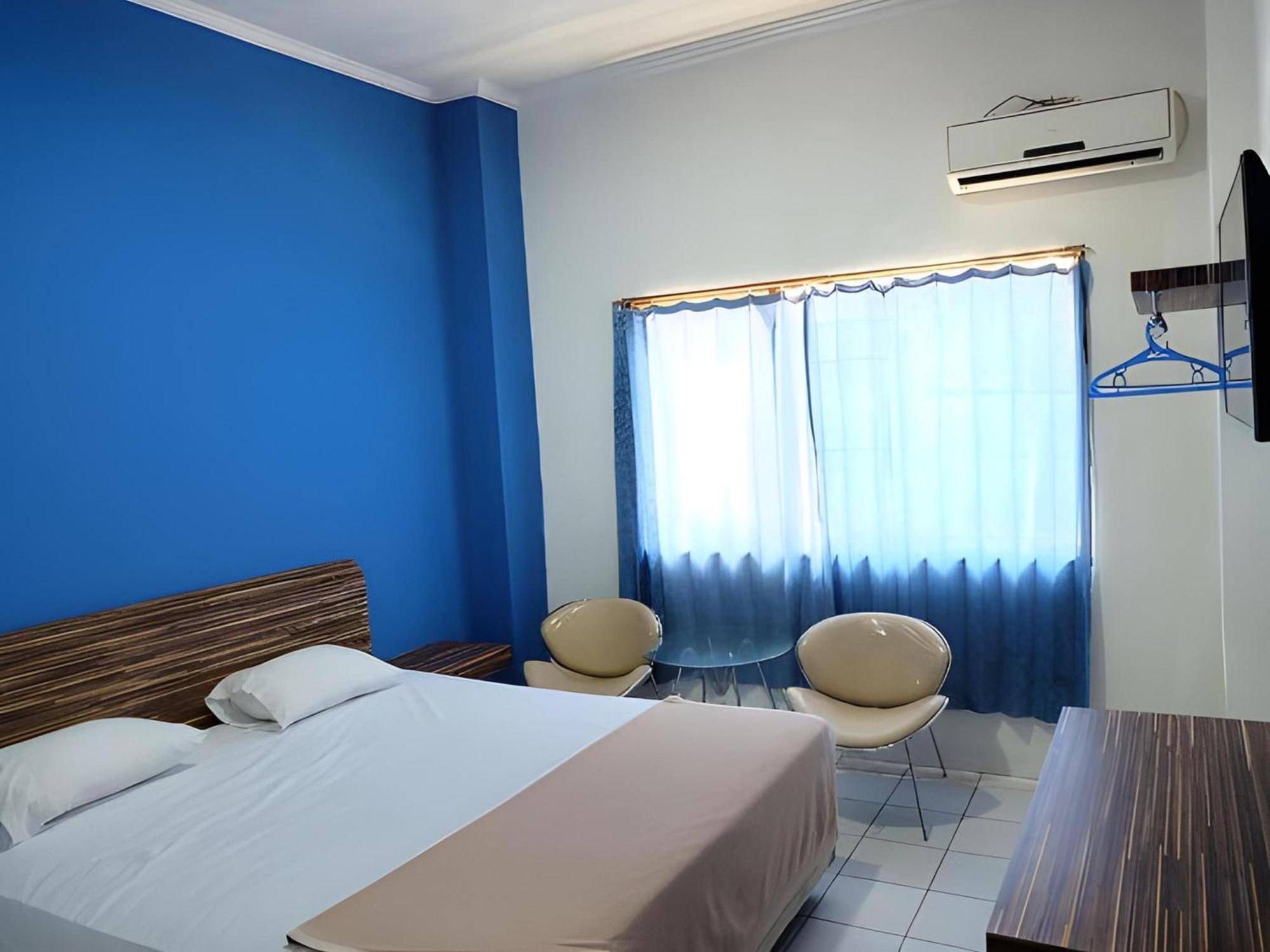 Super Oyo Townhouse Oak Hotel Fiducia Serpong Dış mekan fotoğraf