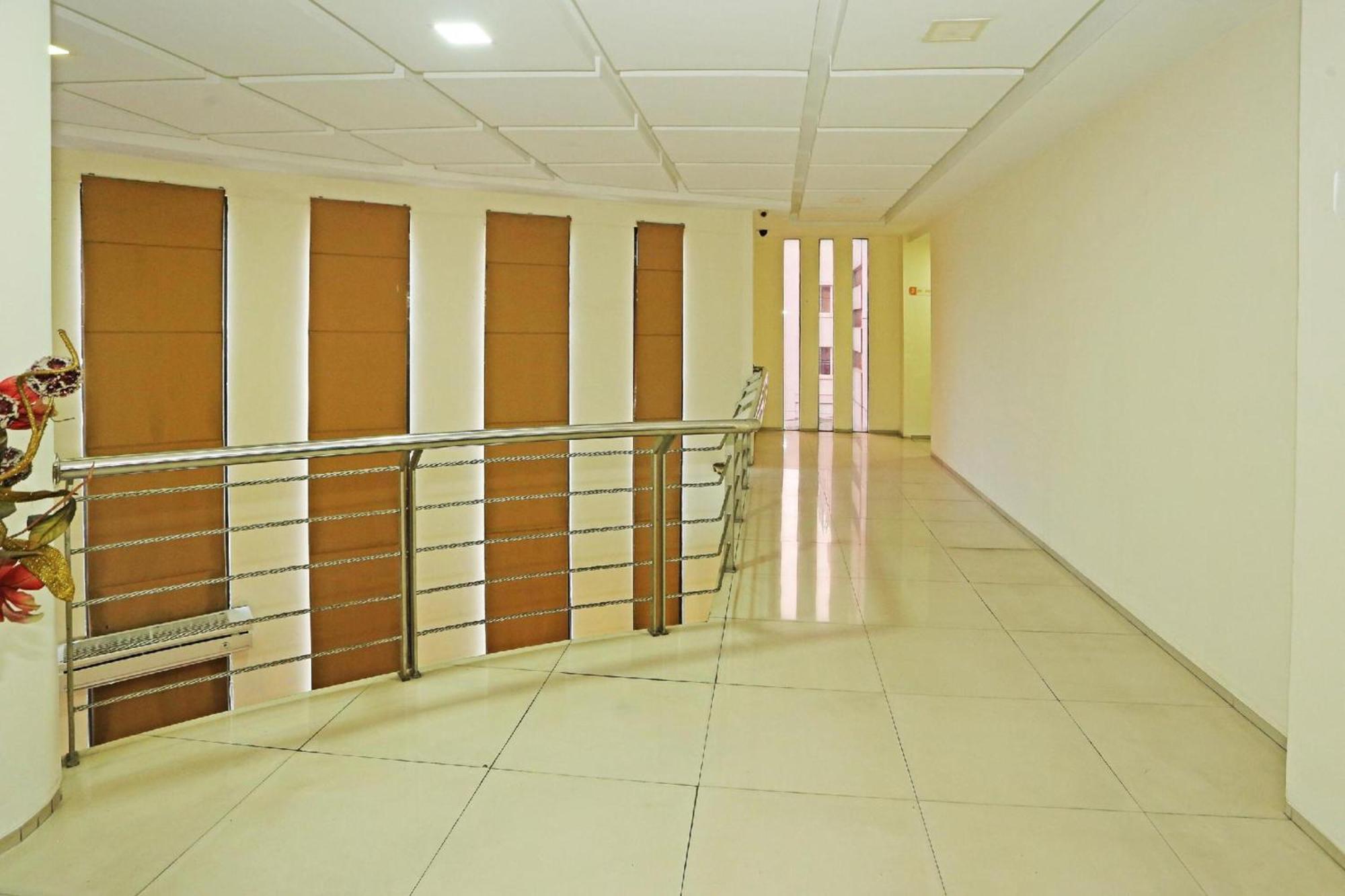 Super Oyo Townhouse Oak Hotel Fiducia Serpong Dış mekan fotoğraf