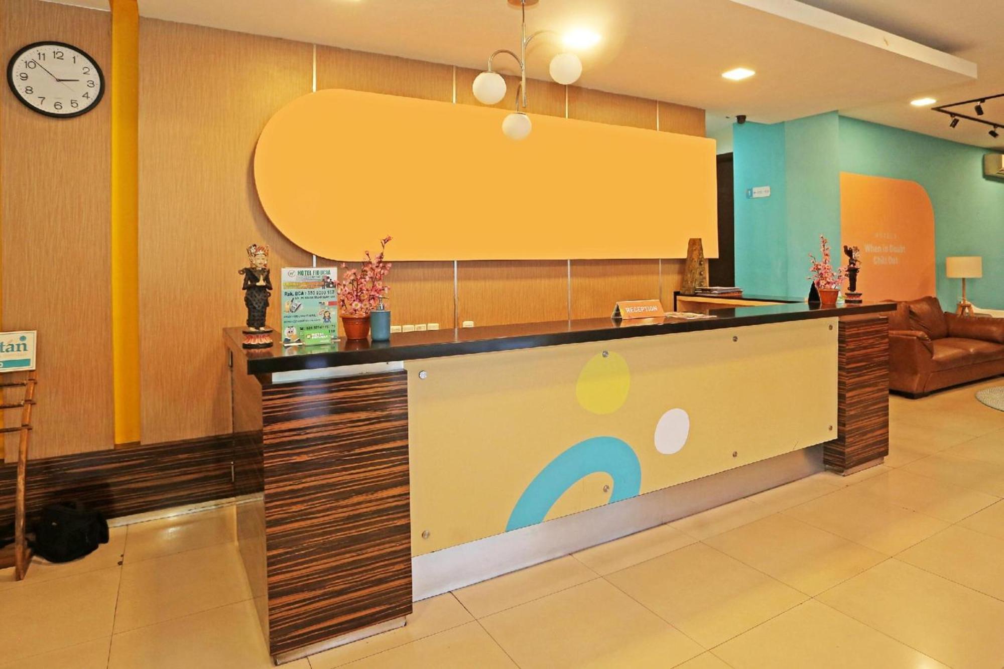Super Oyo Townhouse Oak Hotel Fiducia Serpong Dış mekan fotoğraf